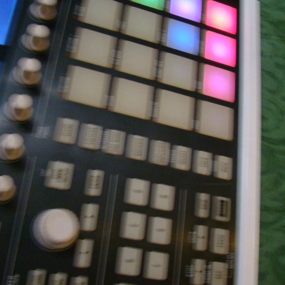 Excellent Condition Native Instruments Maschine MK2 - Picture 10 of 12